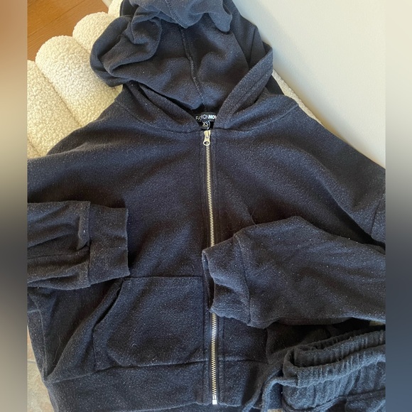 Fashion nova sweat suit - Picture 2 of 2